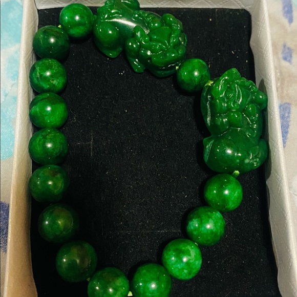 Authentic Jade stretchy Bracelet in 10mm. With double Pi Xiu for protection. - Picture 4 of 4